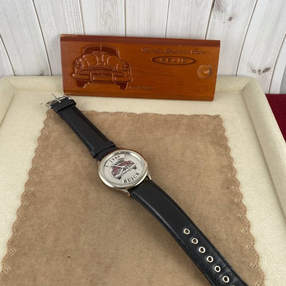 Vintage Fossil/Relic 3D 1949 Buick Red Stainless Steel Watch - Picture 6 of 10